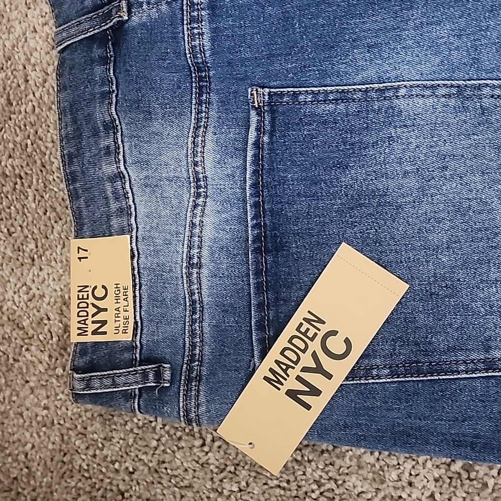 Juniors Jeans - Picture 3 of 4